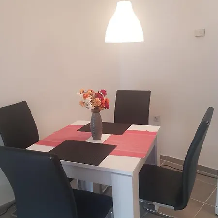 With Parking Space Dramalj, - 18467 דירה קריקווניצה